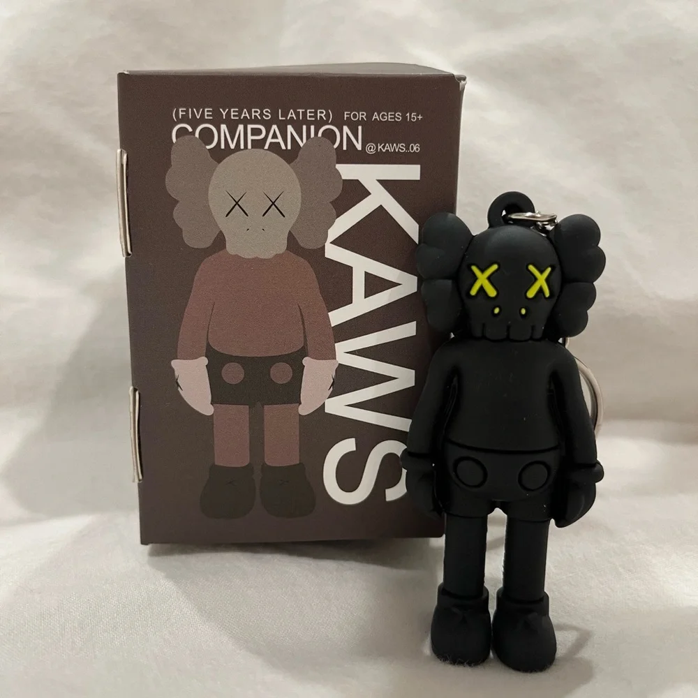 KAWS Collectors Keychain - Picture 1 of 3